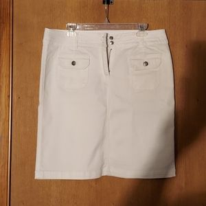 White denim skirt